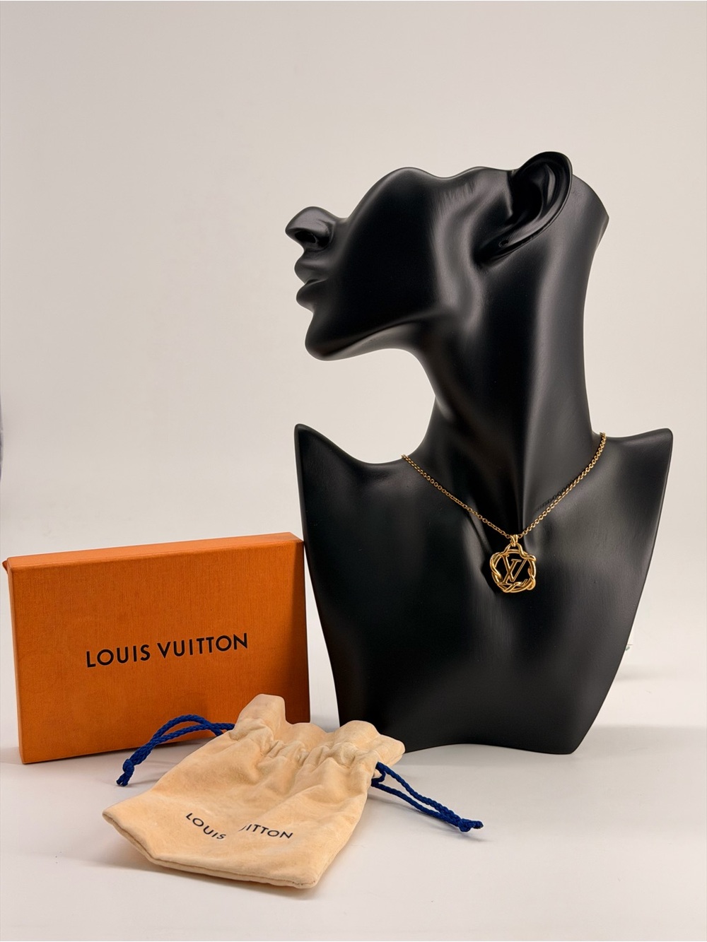 Louis Vuitton Garden Louise Necklace Gold